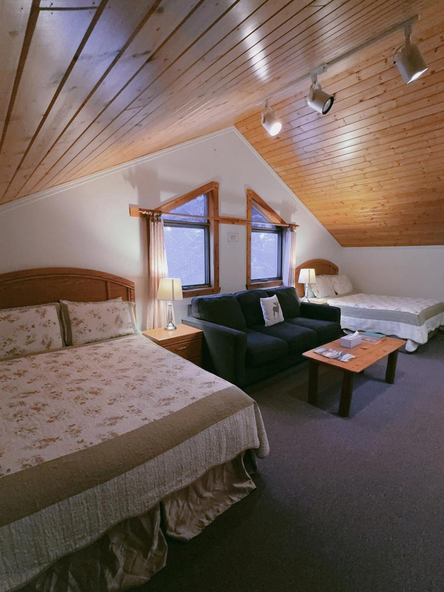 Alpine Meadows Lodge Golden Exterior foto