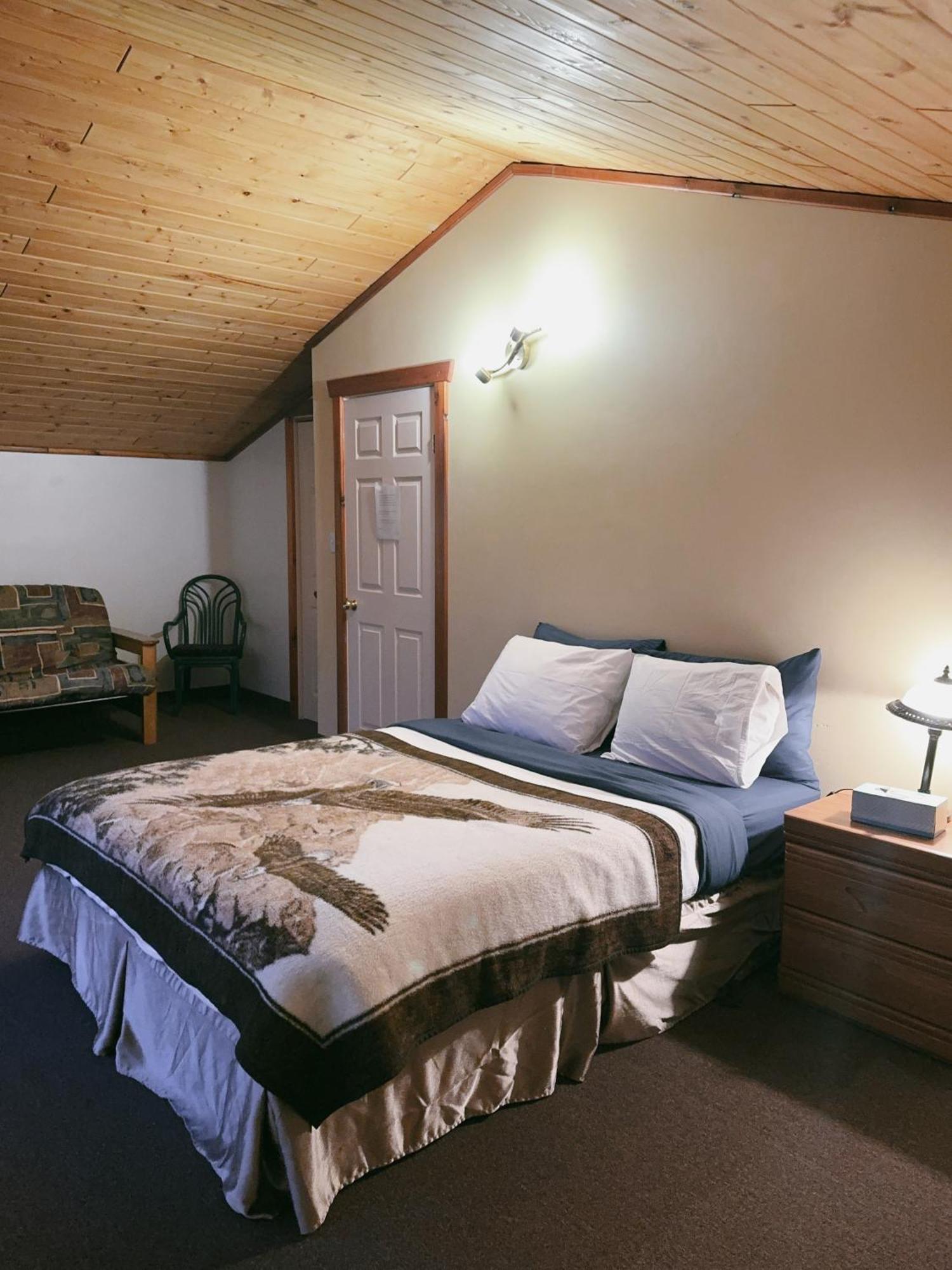 Alpine Meadows Lodge Golden Exterior foto